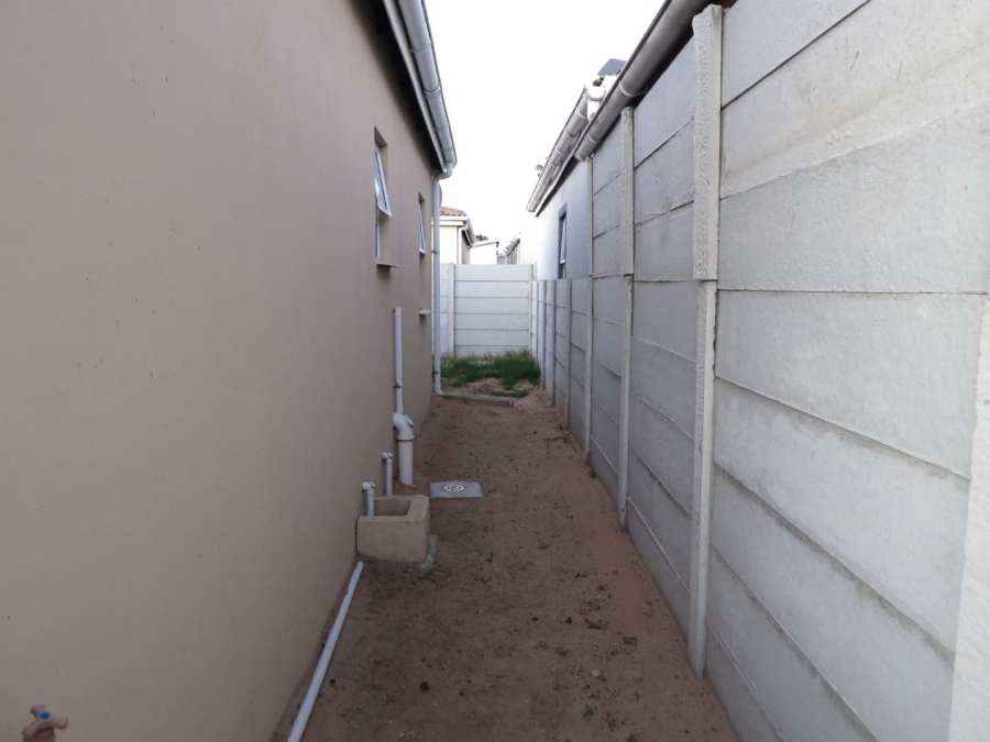 To Let 2 Bedroom Property for Rent in Electric City Western Cape